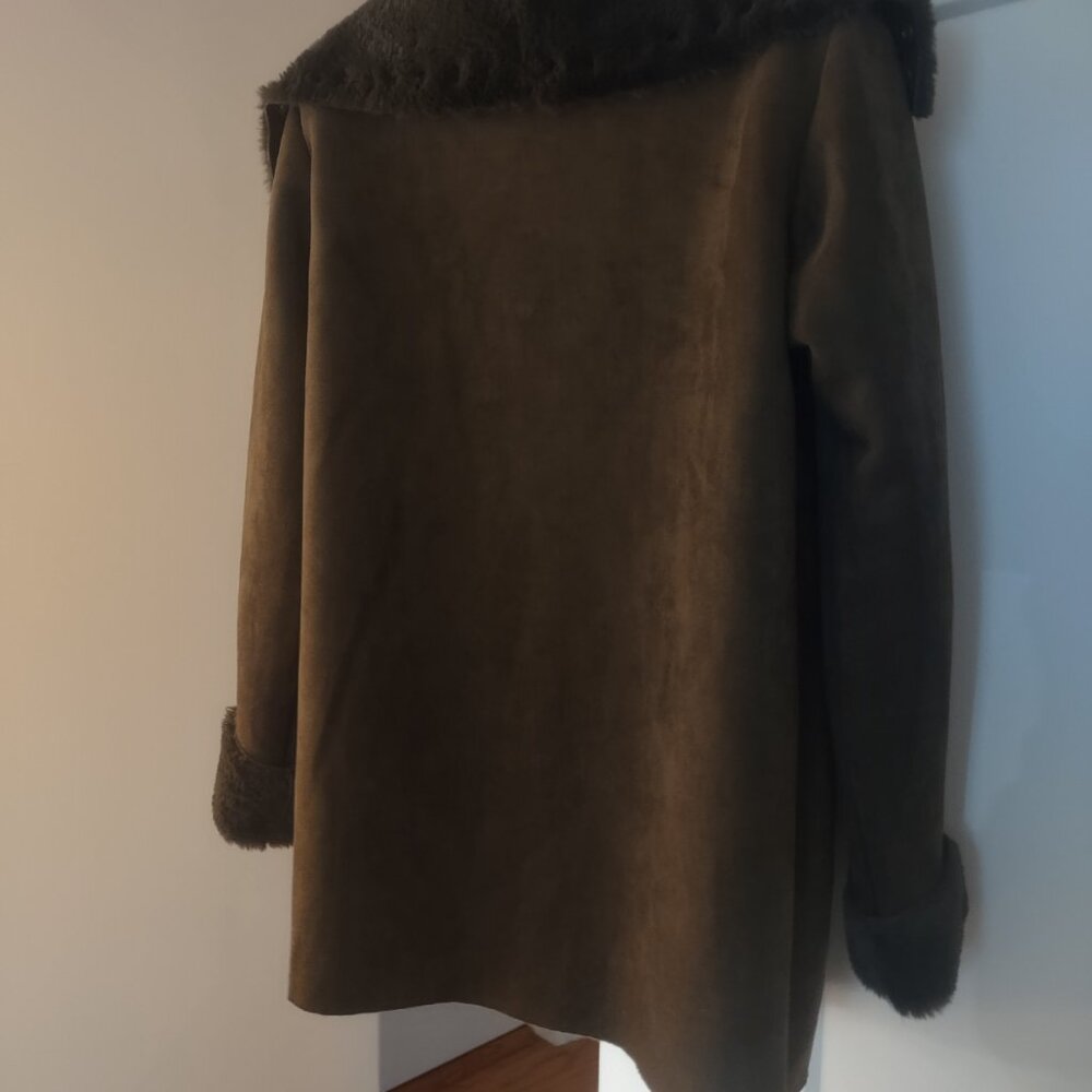 Love Token Olive Green Soft Suede-like Rabbit Fur Collar with Metal Stud Detail - Picture 12 of 13